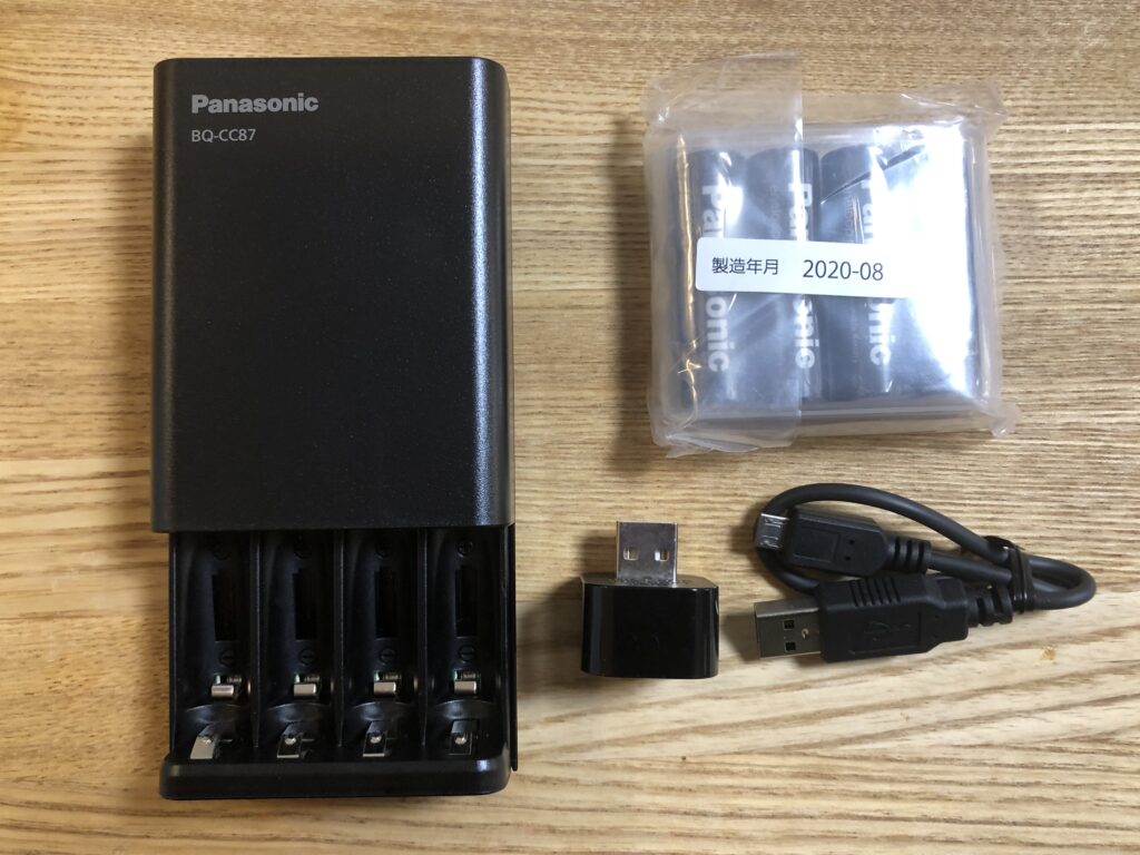 エネループUSB充電器と高容量エネループ4本ケース入り