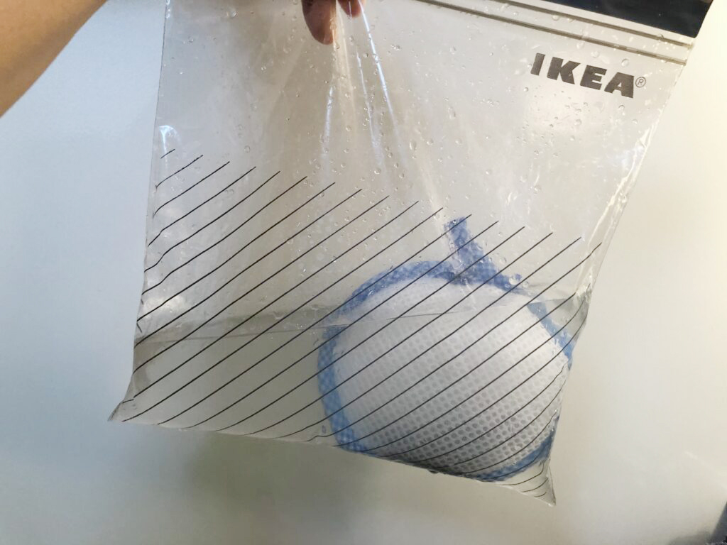 子供服を洗った後のアルカリイオン水